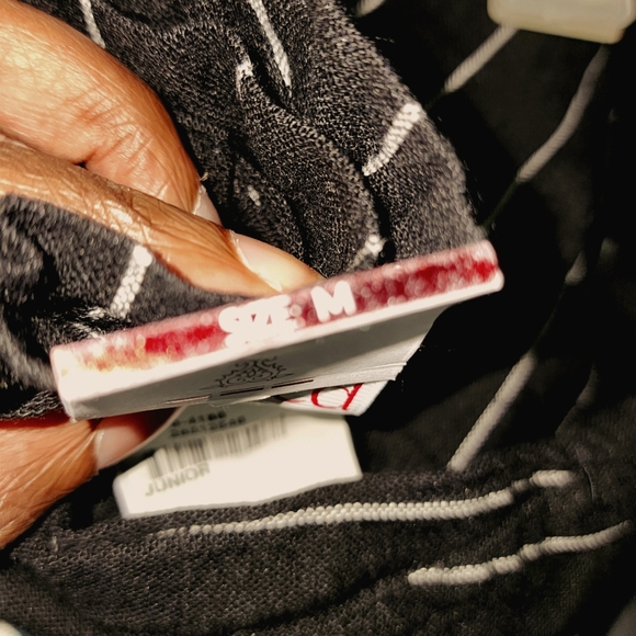 Blk Striped Linen Shorts - Picture 3 of 3